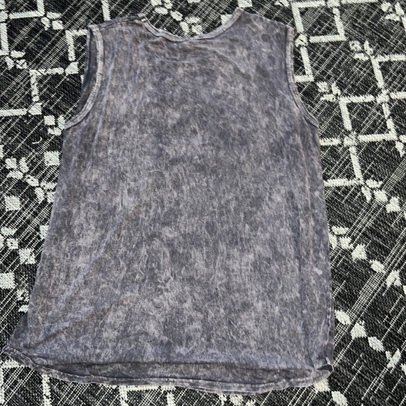 Acid washed top - Picture 4 of 7